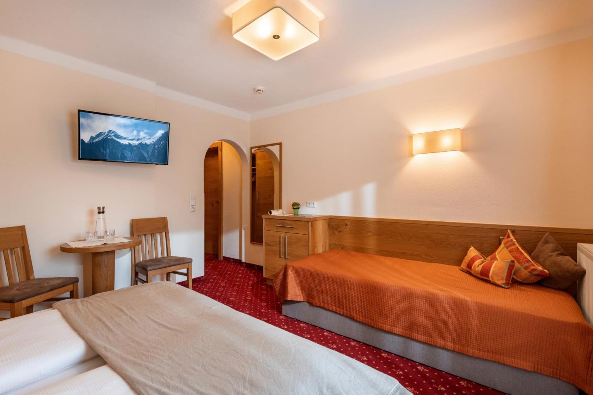 Hotel Garni Birkenhof Mayrhofen Exterior foto